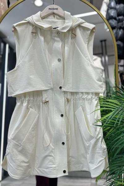 Kapüşonlu Yelek Tasarımıyla Modern ve Şık StiL Ekru