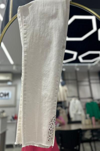 Püsküllü ve Yırtmaç Paça Alina Pantolon Beyaz