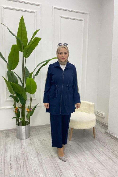 Altın Şerit Detaylı Kadın OYSH Kumaş Takım Lacivert