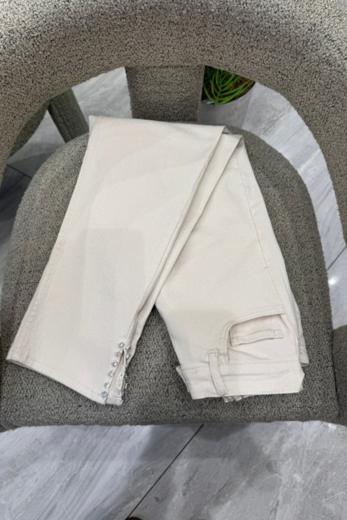 Taş Detaylı Yırtmaçlı Kot Pantolon Bej