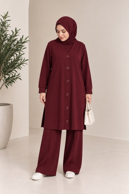 Üçlü Düğmeli Tesettür Takım – İçlik, Tunik ve Pantolon Bordo