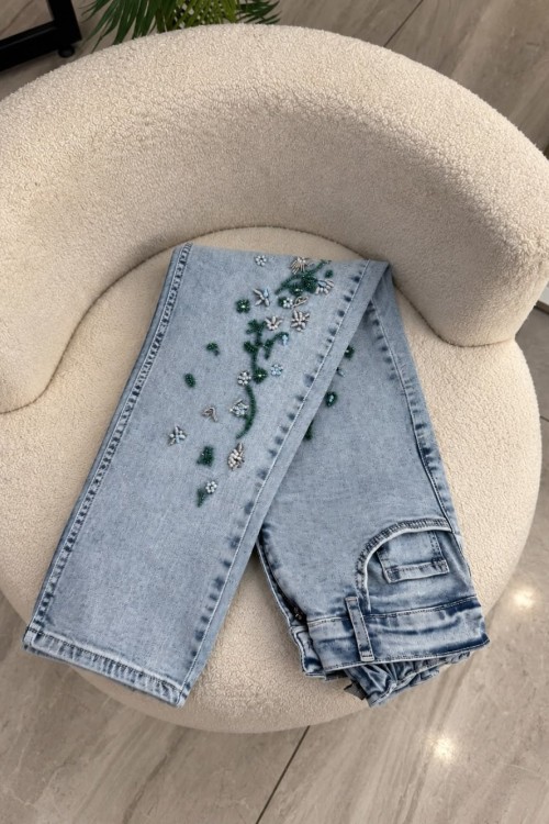 Taş ve Çiçek İşlemeli Mom Jean Kadın Pantolon Açık Mavi